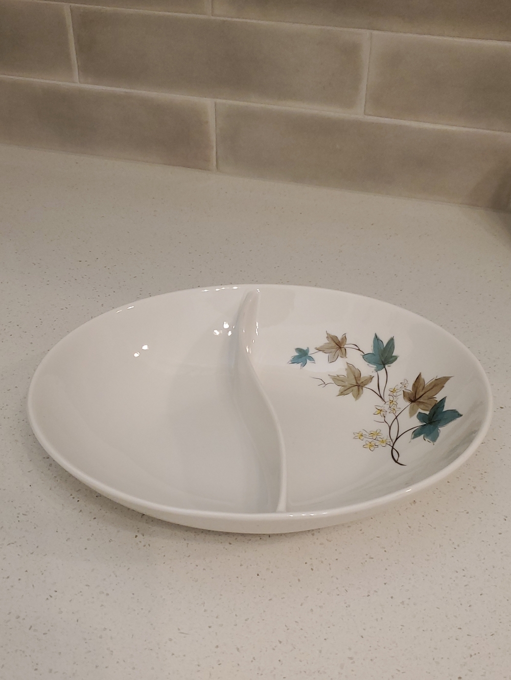 Syracuse Carefree  Woodbine Oval Divided Vegetable Bowl 10 inch Vintage